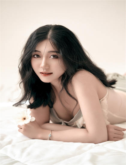 表演艺术解析：《我的一夜骑士》的表演风格的独特性与艺术价值 揭示人性的复杂与美好